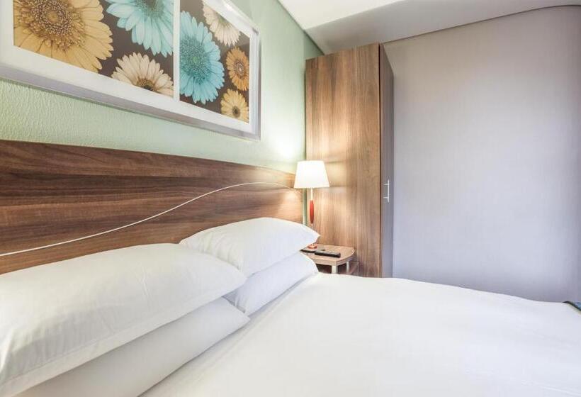 اتاق استاندارد برای معلولان, Town Lodge Gaborone