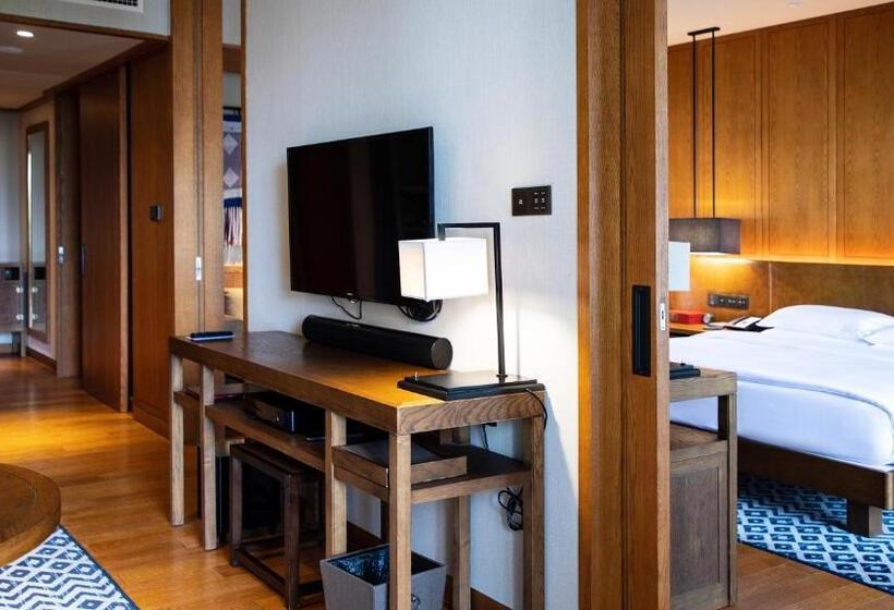 سوئیت با تخت بزرگ, Jinmao Purelax Lijiang, The Unbound Collection By Hyatt