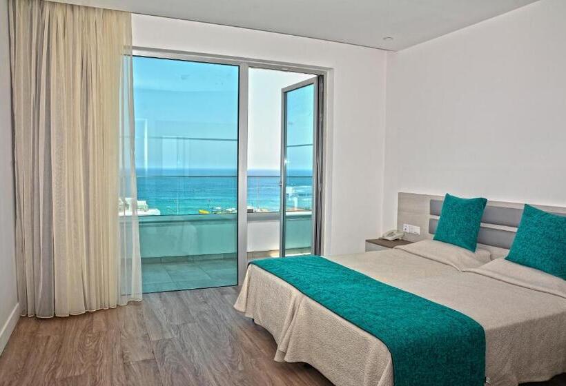 غرفة عائلية مطلّة علي البحر, Melini Hotel Suites