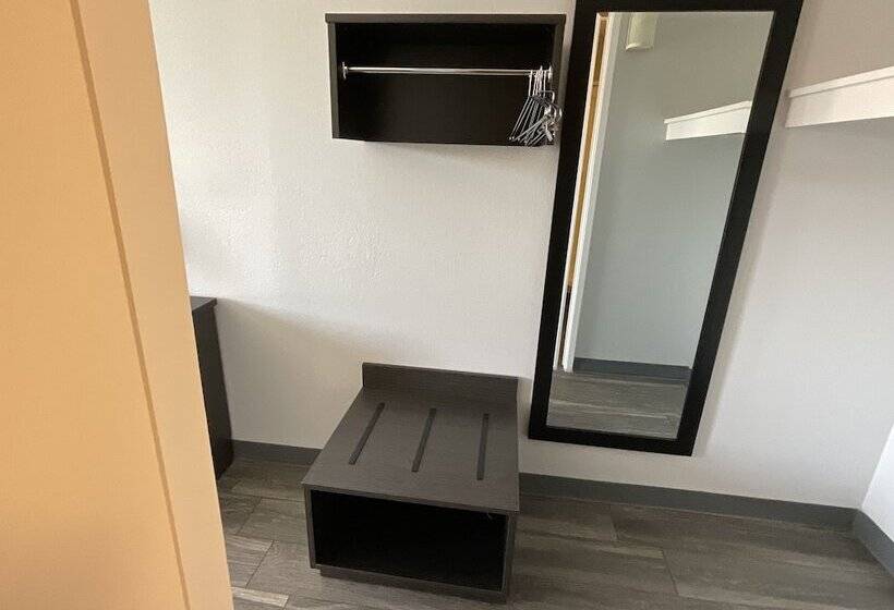 غرفه قياسيه سريرين مزدوجين, Motel 6ely, Nv