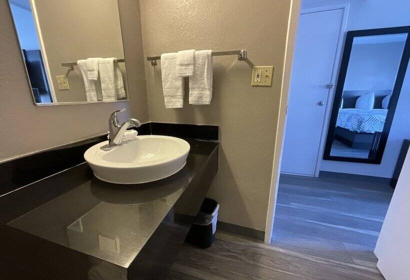 غرفه قياسيه سريرين مزدوجين, Motel 6ely, Nv