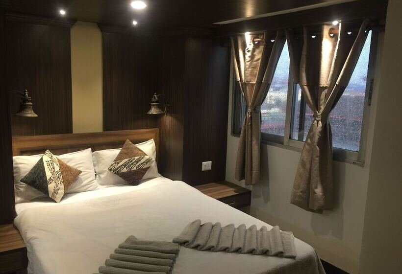 اتاق استاندارد, Shiva Guest House