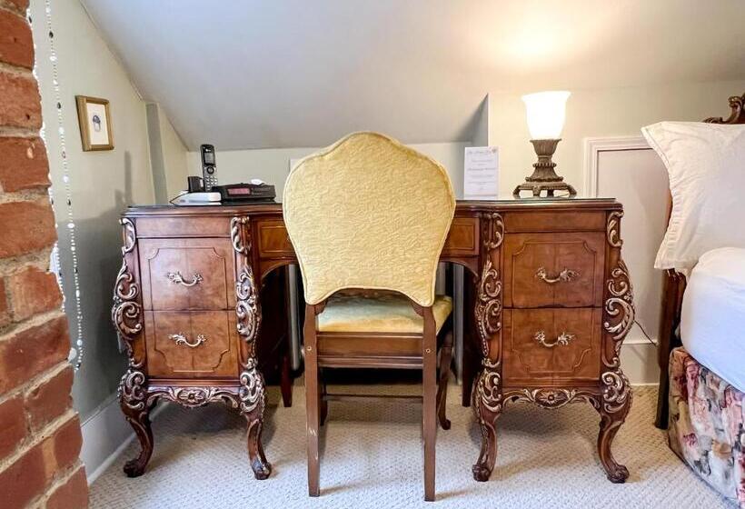 חדר דלוקס, The Harbor Rose