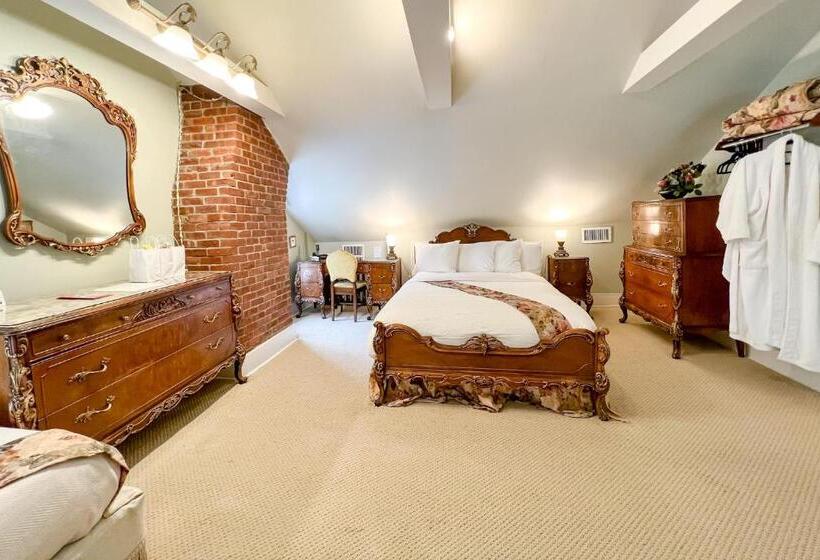 חדר דלוקס, The Harbor Rose