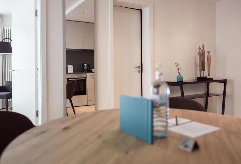 Студия Deluxe, Suytes