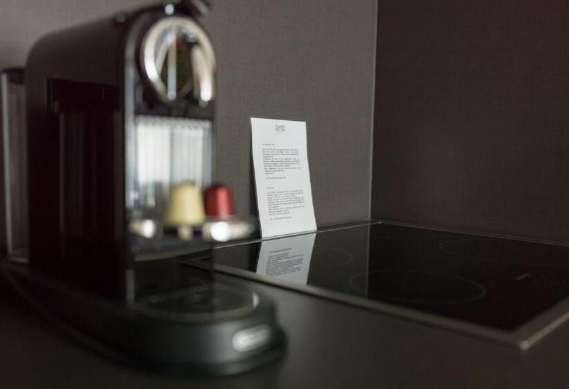 Студия Deluxe, Suytes