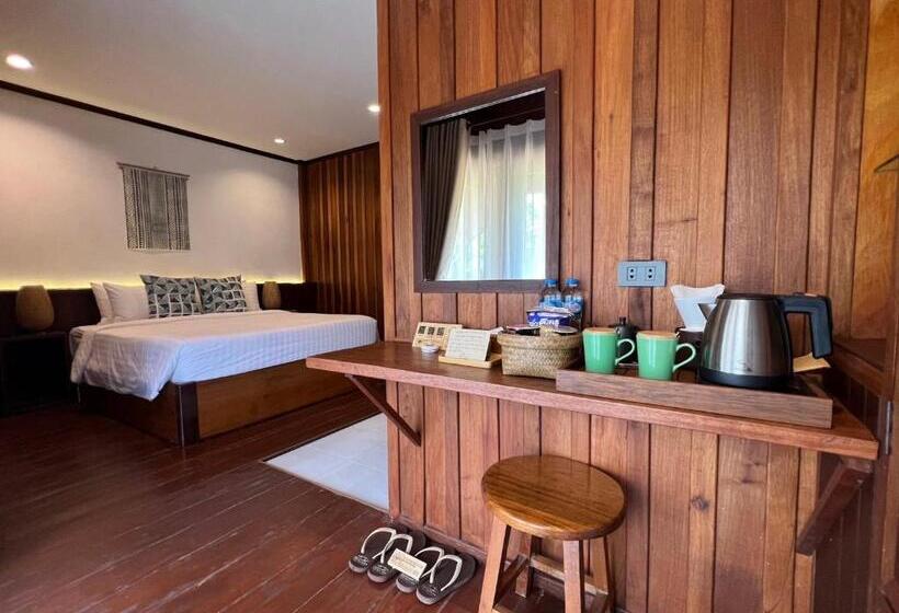 חדר סופריור עם מיטת קינג, Viengtara Vangvieng Resort