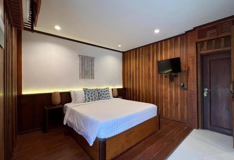 חדר סופריור עם מיטת קינג, Viengtara Vangvieng Resort