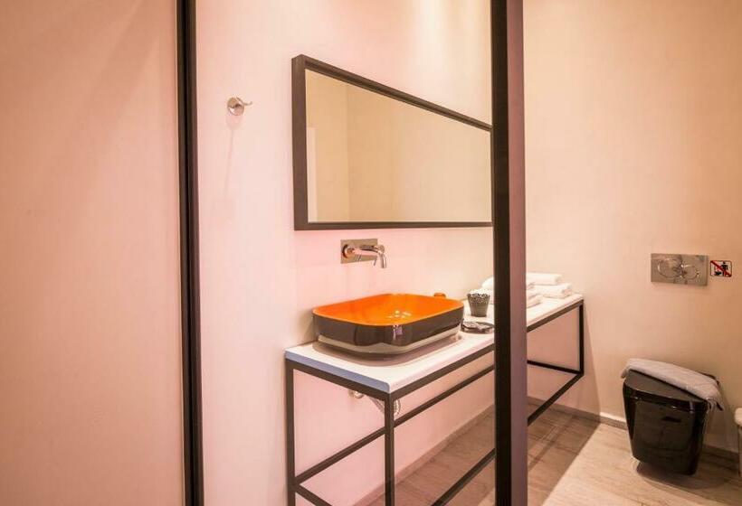 발코니 수피리어 룸, Thejoy City Suites