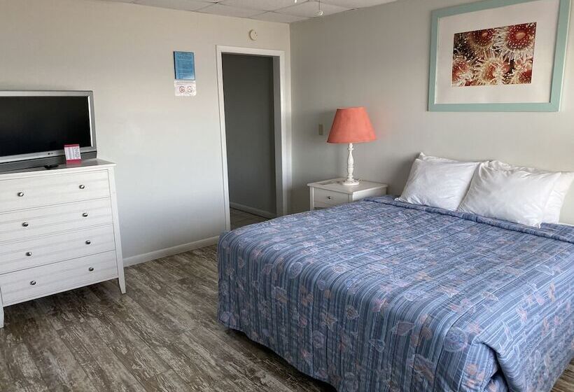 Royal Kamer, Beach Front Motel Cedar Key