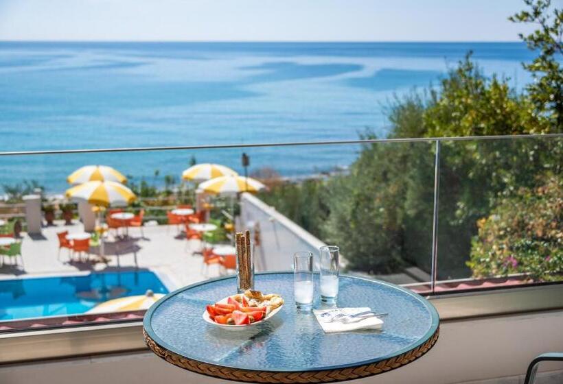 Quarto Triplo Estandar, Dimitra