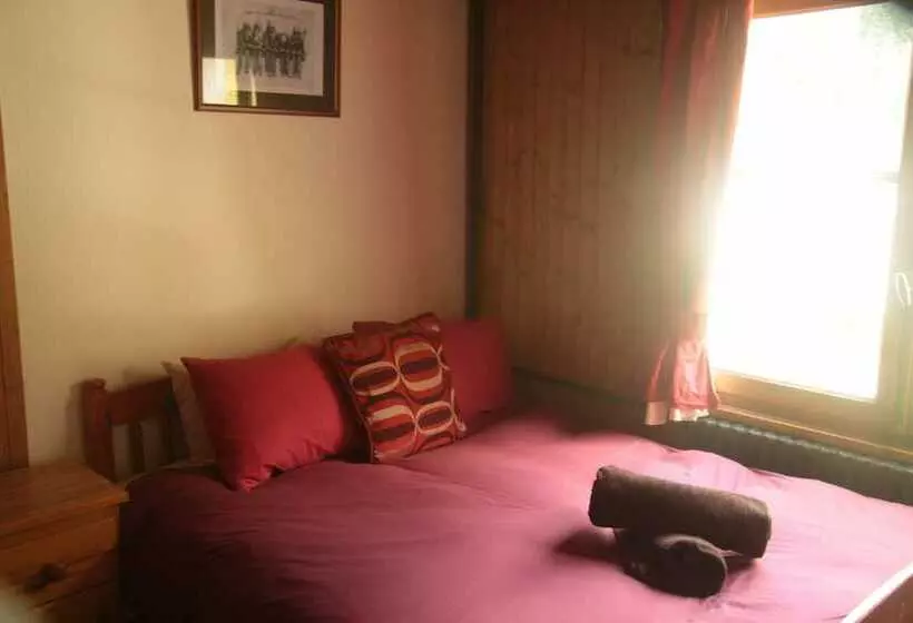 اتاق خانوادگی, Inferno Morzine