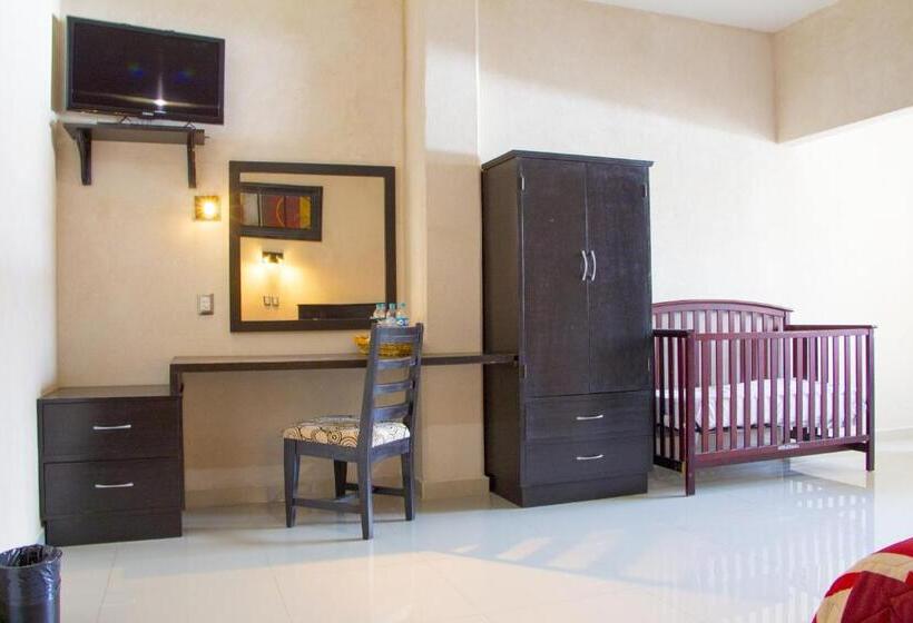 חדר סטנדרט לשלושה, Madrid