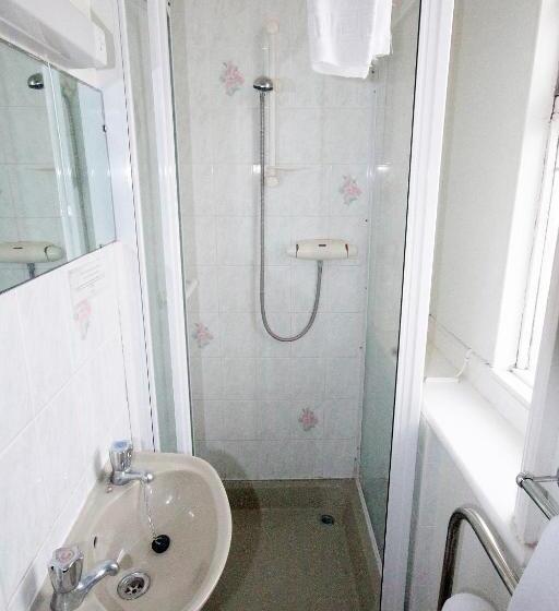 标准间, Marine Parade