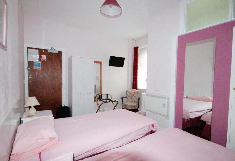 标准间, Marine Parade