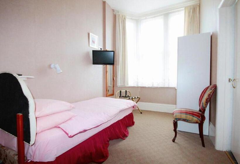 标准间, Marine Parade