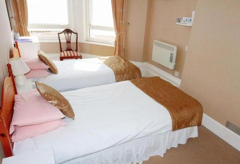 标准间, Marine Parade