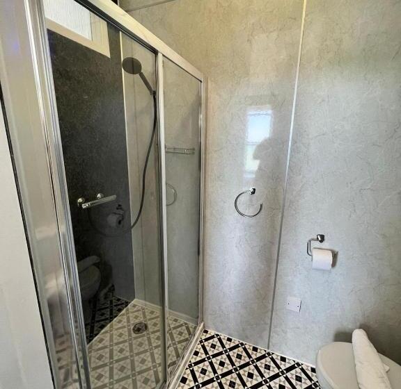 标准间, Marine Parade