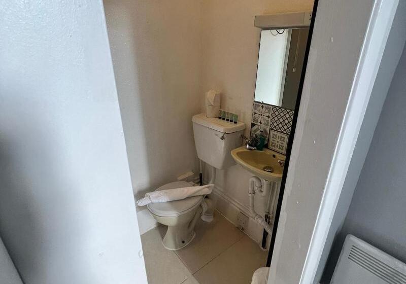 标准间, Marine Parade