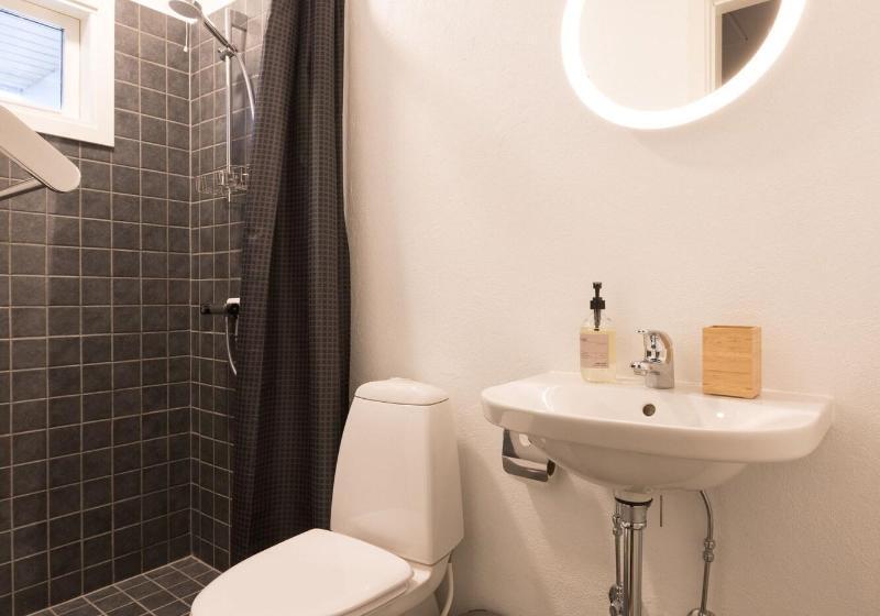 标准三人间, Marine Parade