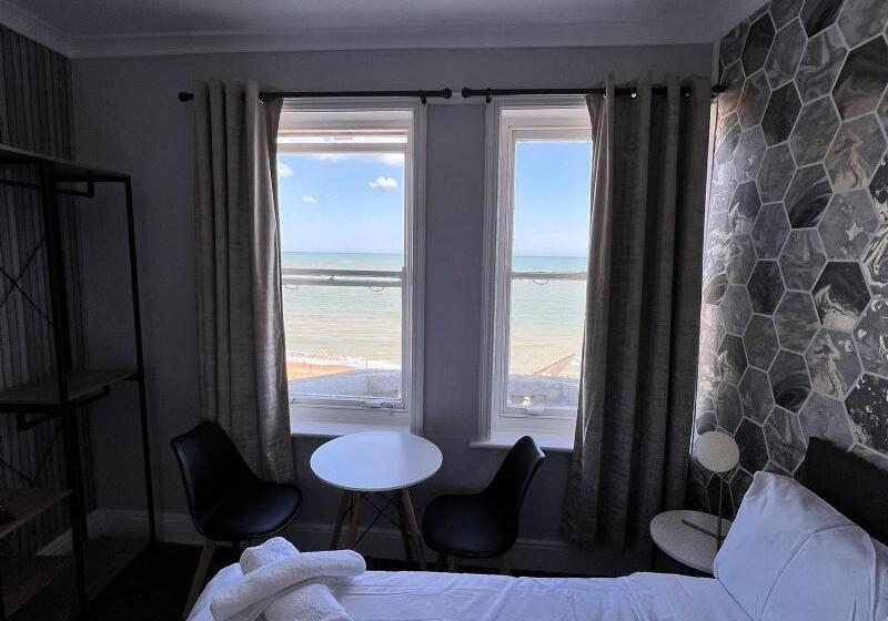 Номер Стандарт, Marine Parade