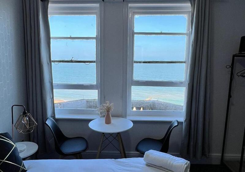 Номер Стандарт, Marine Parade
