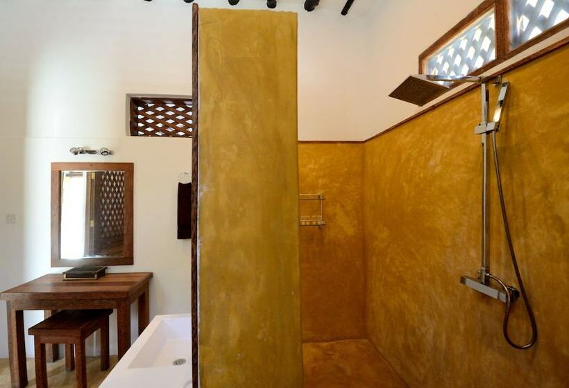 جناح مطلّ علي البحر, Pongwe Beach