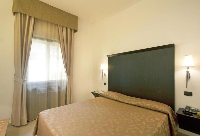 컴포트 트리플 룸, Th Le Castella   Baia Degli Dei Village