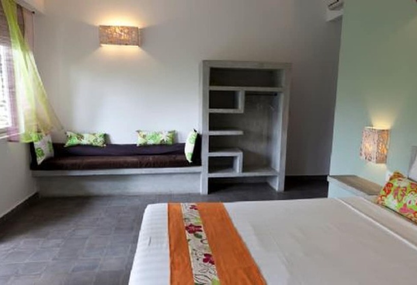 Номер Стандарт Трехместный, The 252