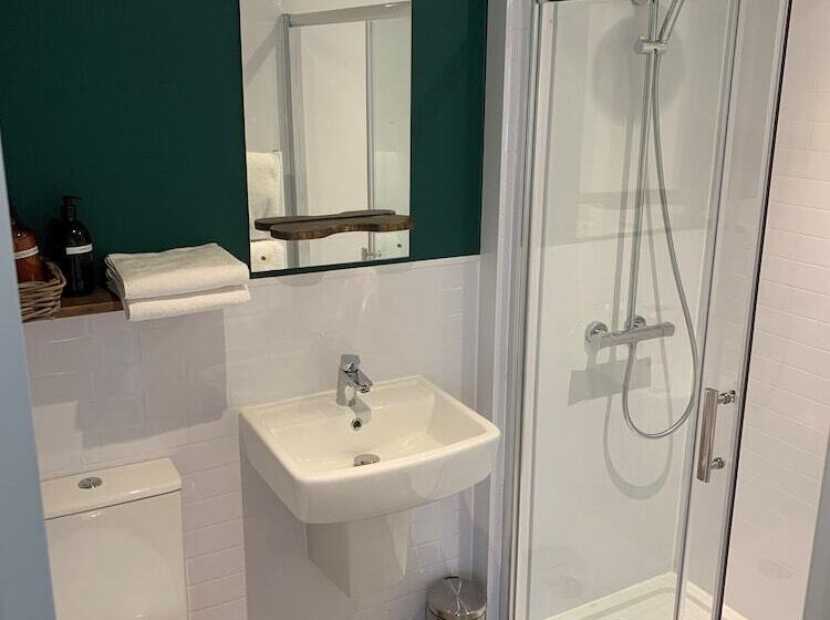 スタンダードルーム, The Bath