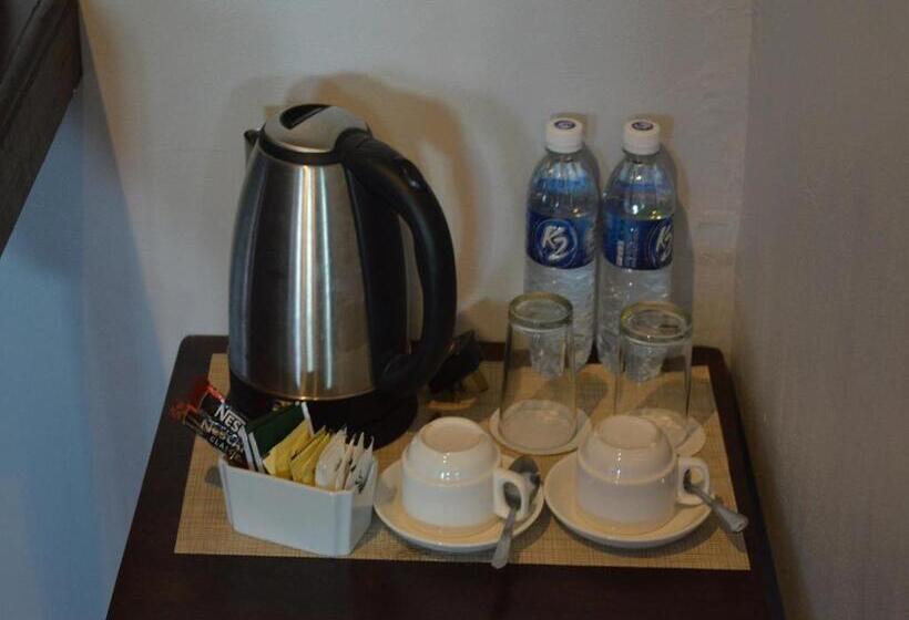 غرفة ديلوكس سرير كينج, Kasih Sayang Hill Resort