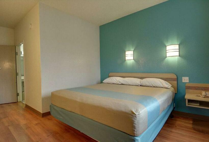 스탠다드 룸 킹사이즈 침대, Motel 6denison, Tx