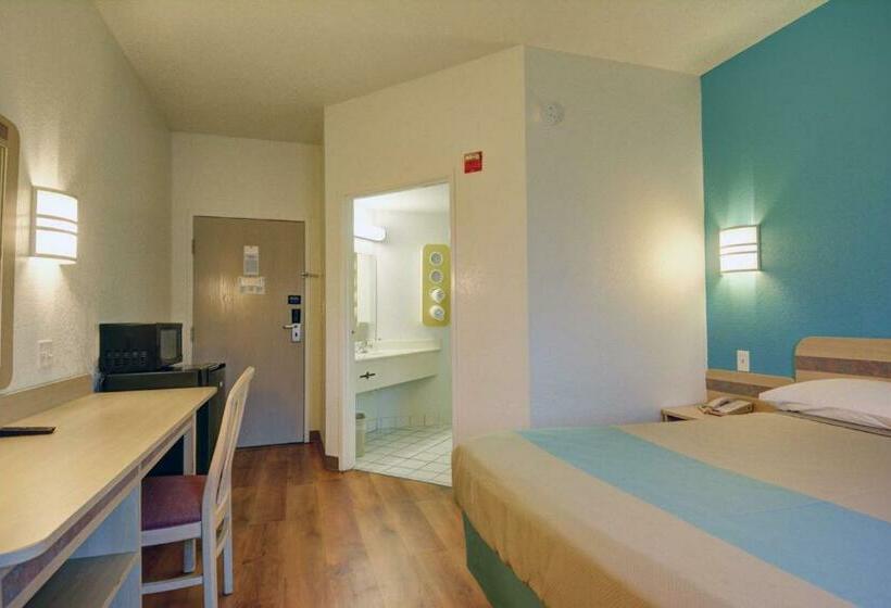 스탠다드 룸 킹사이즈 침대, Motel 6denison, Tx