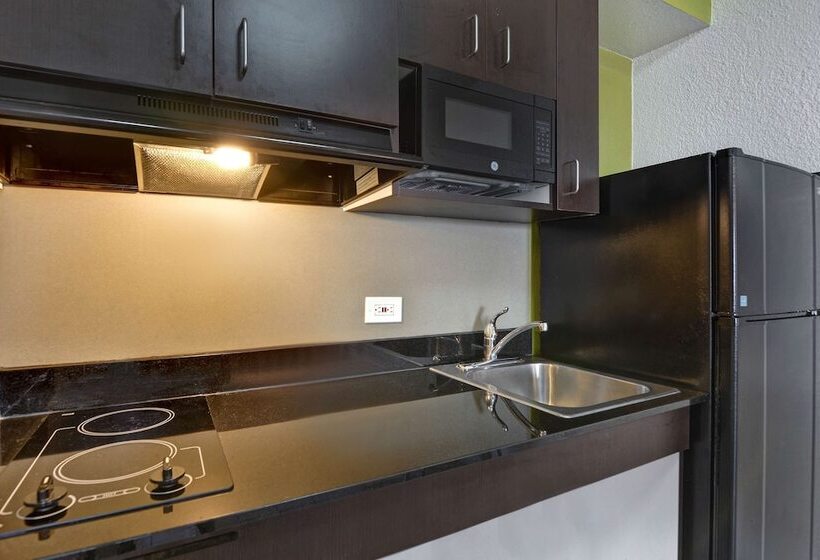 Suite, Motel 6 Destin, Fl