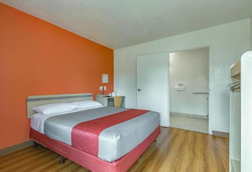 适合残疾人使用的标准间, Motel 6 Ft. Pierce, Fl