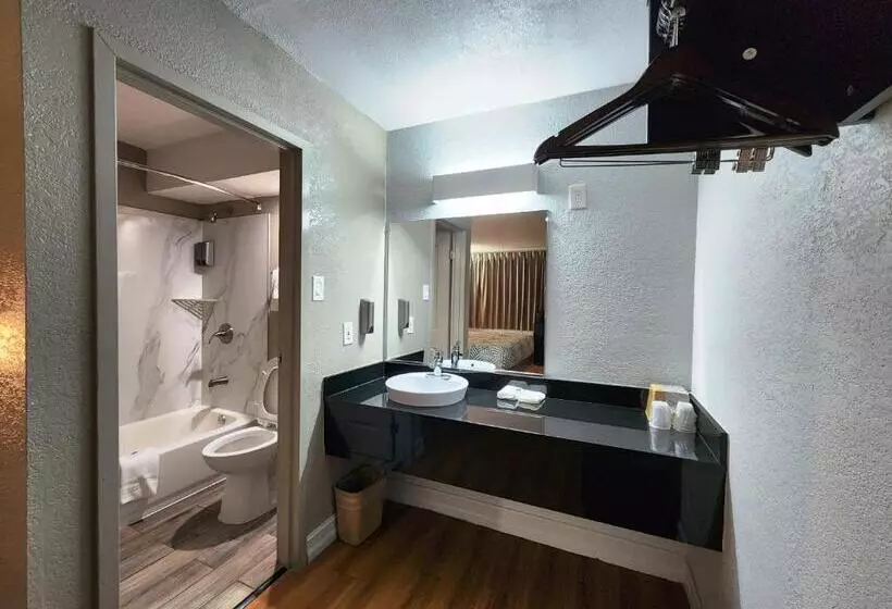 キングサイズベッドのスタンダードルーム, Motel 6 North Little Rock, Ar Jfk Blvd