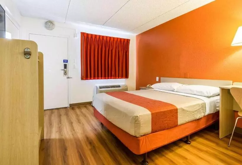 身障者適用スタンダードルーム, Motel 6 Tempe, Az Phoenix Airport Priest Dr