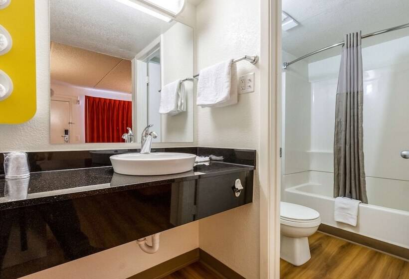 Номер Стандарт 2 Двуспальные Кровати, Motel 6 Tempe, Az Phoenix Airport Priest Dr