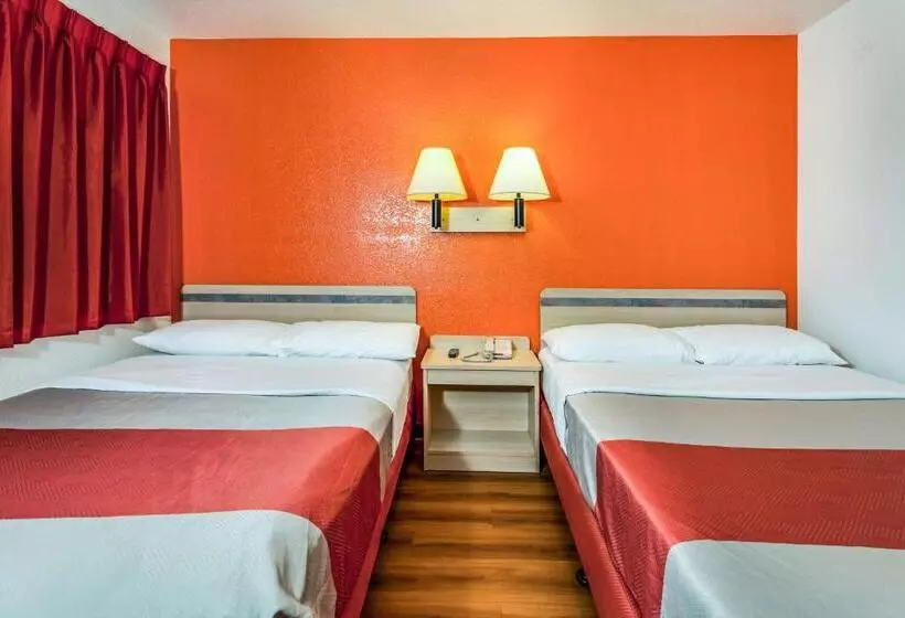Deluxe Neljän Hengen Huone, Motel 6vacaville, Ca
