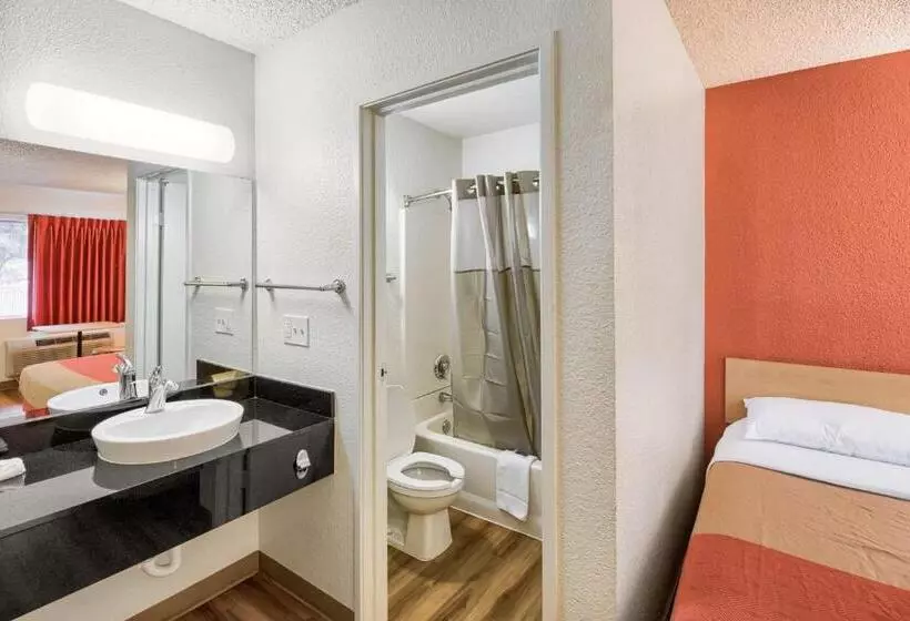 デラックスルーム, Motel 6 Everett, Wa South