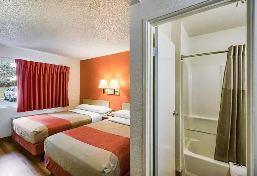 デラックスの4人部屋, Motel 6 Everett, Wa South