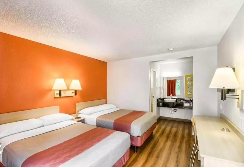 デラックスの4人部屋, Motel 6 Everett, Wa South
