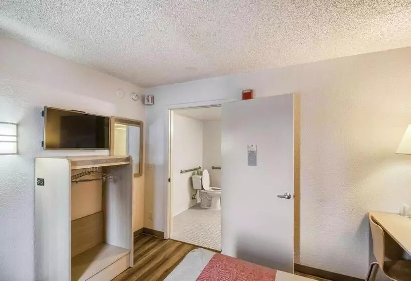 身障者適用スタンダードルーム, Motel 6 Everett, Wa South