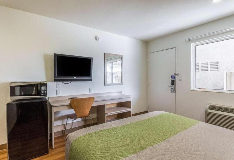 장애인을 위한 스탠다드 룸, Motel 6needles, Ca