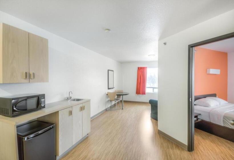 Люкс Кровать Кинг, Motel 6 Regina, Sk