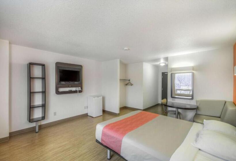 Стандартный Номер Кровать Кинг, Motel 6 Regina, Sk