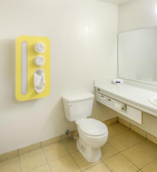 חדר סטנדרט עם מיטת קינג, Motel 6 Regina, Sk