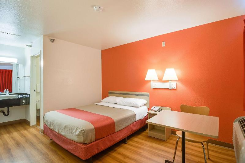 Номер Стандарт Адаптированный для Инвалидов, Motel 6rolling Meadows, Il  Chicago Northwest