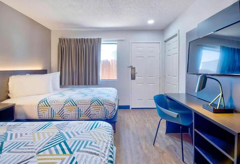 디럭스 4인 룸, Motel 6vallejo, Ca  Six Flags West