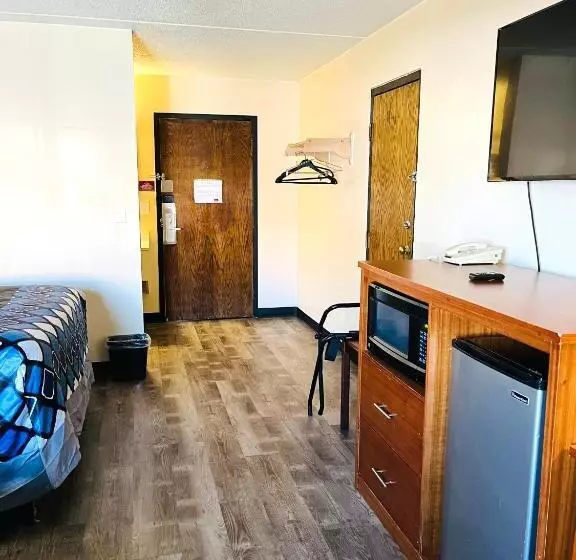 キングサイズベッドのスタンダードルーム, Econo Lodge